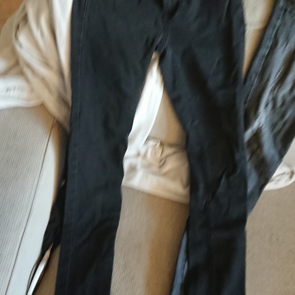 USED Brand Name Jean's & Jeggings - Picture 3 of 9